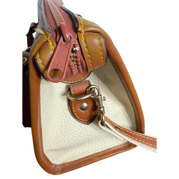 Dooney & Bourke Vintage Purse Tan/Bone AWL Bag – Needs TLC Restore READ - Picture 3 of 12
